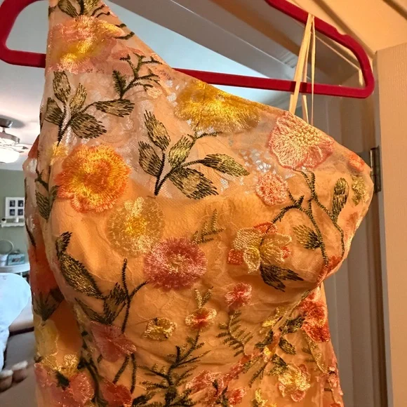 MacDuggal Formal Stunner - Picture 9 of 17